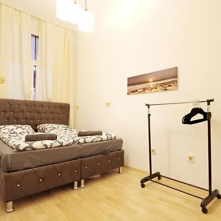 Homestay Comfortable Near Schonbrunn Palace