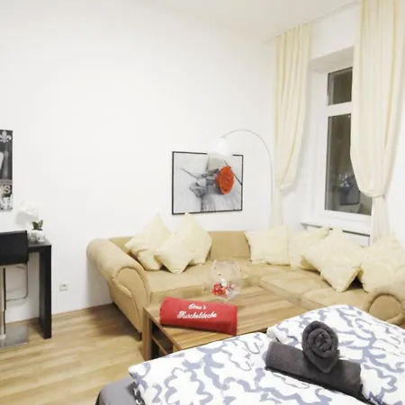 Family In Brigittenau Apartment *