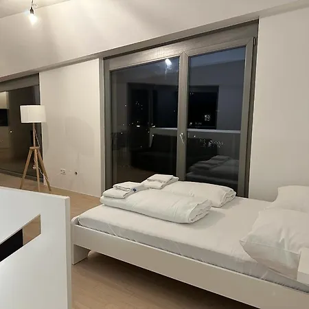 115m2 Luxury Flat - 3 Balconies - Free Parking Vienna