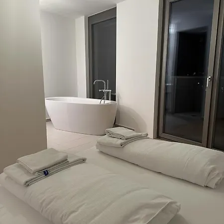 115m2 Luxury Flat - 3 Balconies - Free Parking * Vienna