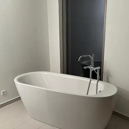 115m2 Luxury Flat - 3 Balconies - Free Parking Vienna