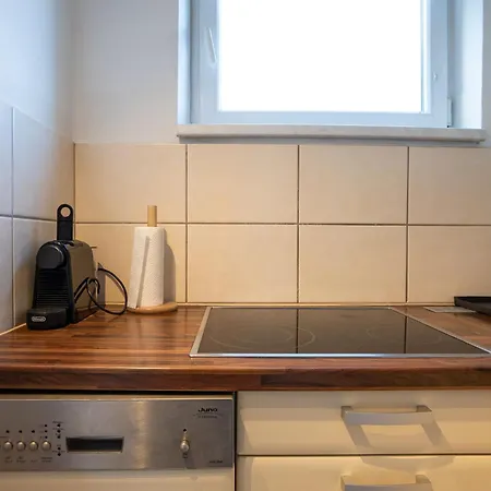 Belvedere Terrace Apartment: Central Retreat * Vienna