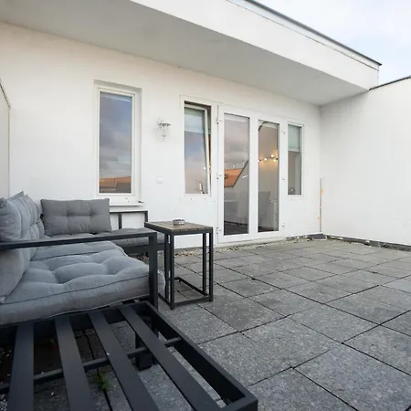 Belvedere Terrace Apartment: Central Retreat Apartment Vienna