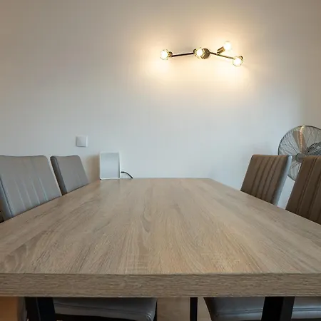 Belvedere Terrace Apartment: Central Retreat *