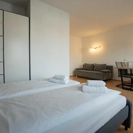 Belvedere Terrace Apartment: Central Retreat * Vienna
