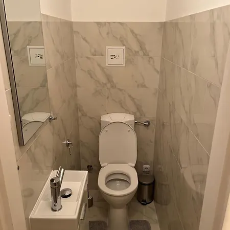 Elegant Viennese Apt 15 Min To Center