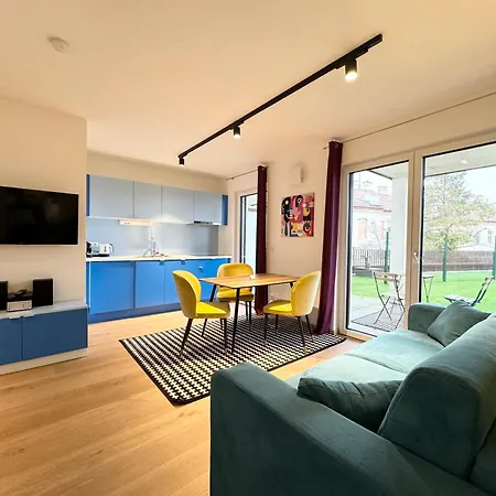 Mit Terrasse + Parkplatz Apartment *