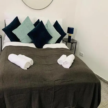 Stylish Loft, 3 Min To U4 Margaretenguertel Apartment *