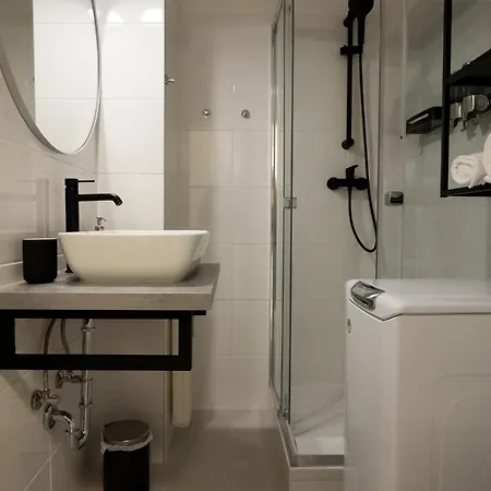 Stylish Modern In Location Apartment Vienna