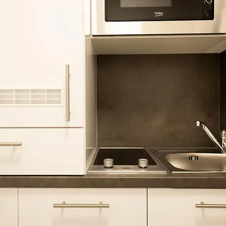 Stylish Modern In Location Apartment *