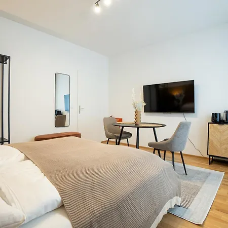 Apartment Stylish Modern In Location