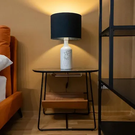 Stylish Modern In Location Apartment *