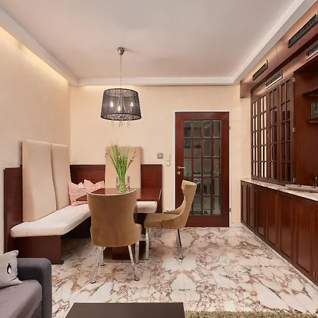 Prestige Luxury Haven W Free Parking And Sauna