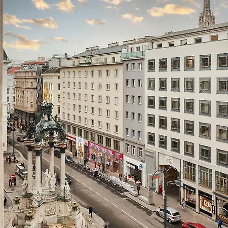 Prestige Luxury Haven W Free Parking And Sauna Apartment