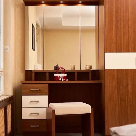 Prestige Luxury Haven W Free Parking And Sauna Apartment