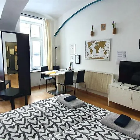 Msq Diana - 10 Min From Center - Free Coffee And Tea - High Speed Internet Apartamento *