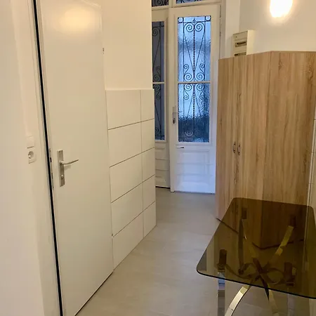 Raisa Lerchenfelder Guertel 30 Apartment Vienna