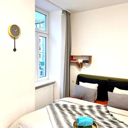 The Barts Apartments - Self Check-In Apartment *