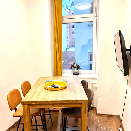 The Barts Apartments - Self Check-In Apartment *