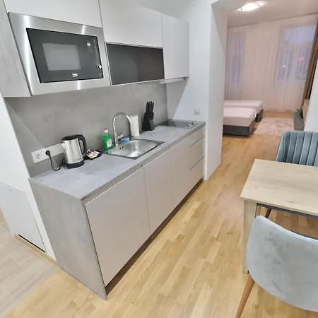 Lotus Apartment *