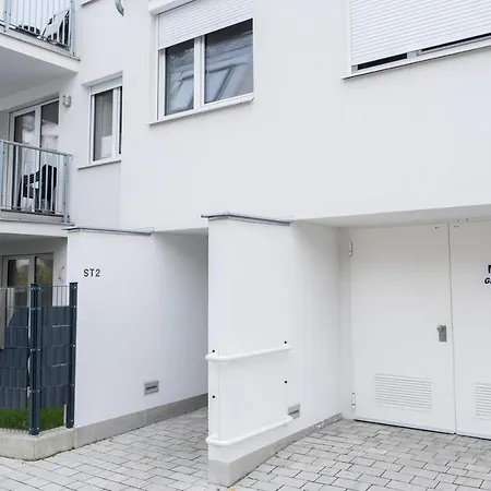 Modern With Big Balcony Near City Center Apartment Vienna