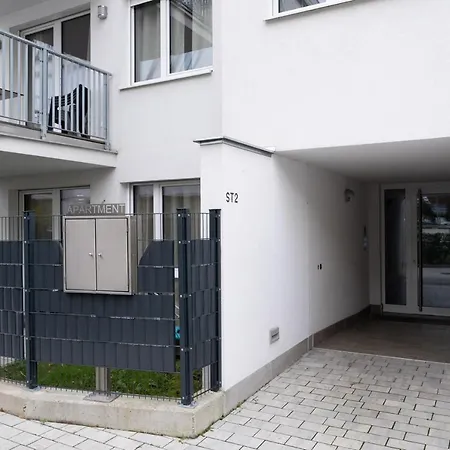 Modern With Big Balcony Near City Center Apartment