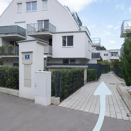 Modern With Big Balcony Near City Center Apartment