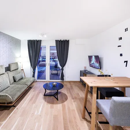 Apartament Zoder *