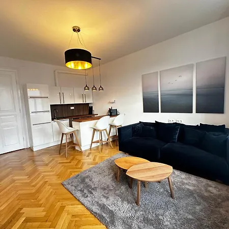 Luxury 3 Bedroom Near Schoenbrunn Palace Vienna