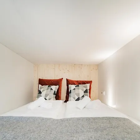 Capsulehotel Cubes By Tegetthoff *