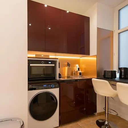 Home Suites Home *