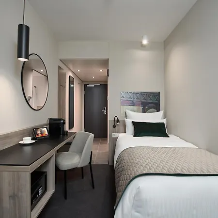 Hotel Leonardo West