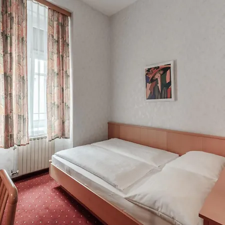 Admiral Hotel 3*