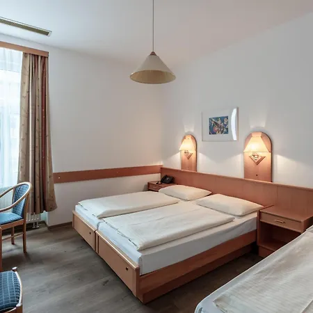 Admiral Hotel 3*
