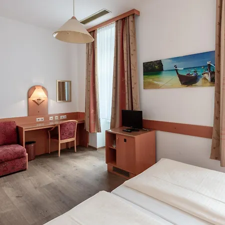 Hotel Admiral 3*