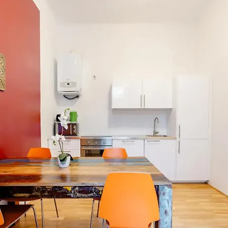 Exclusive Center Apartment *