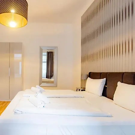 Exclusive Center Apartment *