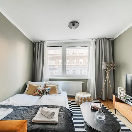 Modern Living Vienna, 15 Min To Center * ウィーン