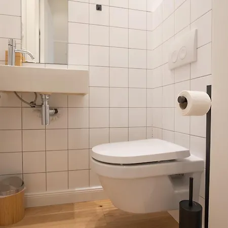 Brand-new 2-room With A King Size Bed Apartment