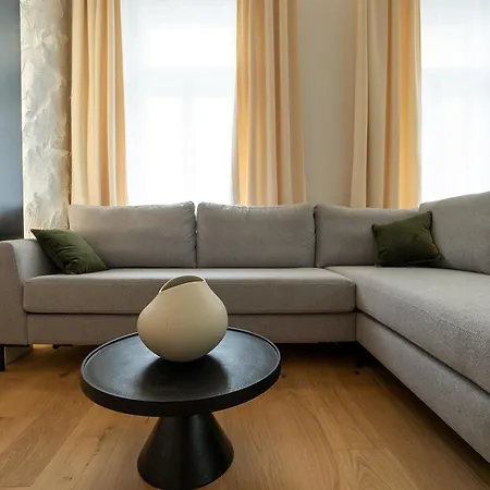 Apartment Brand-new 2-room With A King Size Bed *