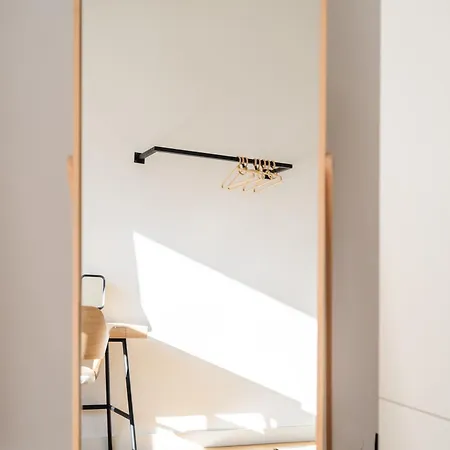 Myflat - Bright Near Station Appartement