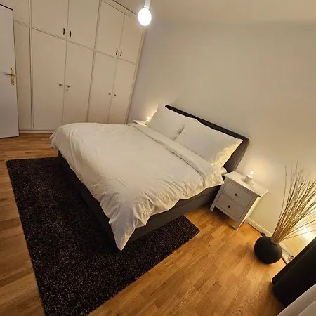Yuki's Place - Design - Trade Fair - Wu Campus - Downtown - Subway Apartment *