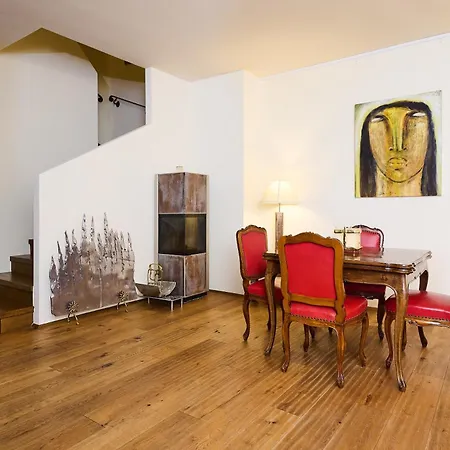 Art Sievering Apartment *