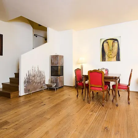 Art Sievering Apartment