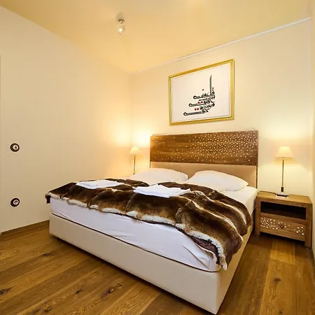 Art Sievering Apartment *