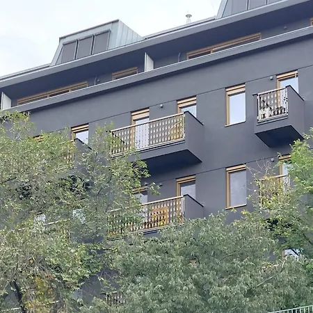 Channel Allee Apartment