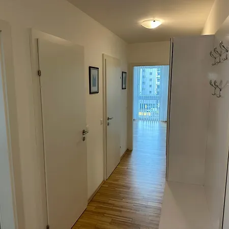 Hauptbahnhof Ferienwohnung Am Park Apartment Vienna