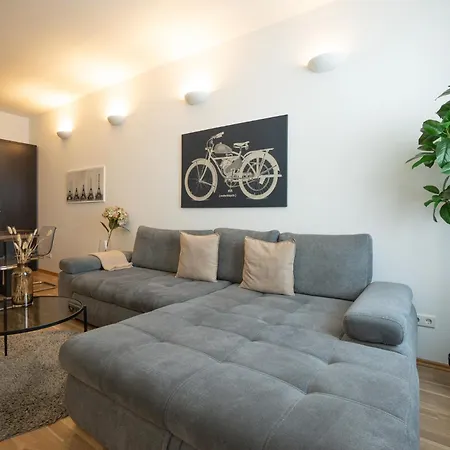 Charming With Balcony, Close To Stephansdom Cathedral Apartamento Viena