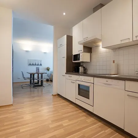 Charming With Balcony, Close To Stephansdom Cathedral Apartamento Viena