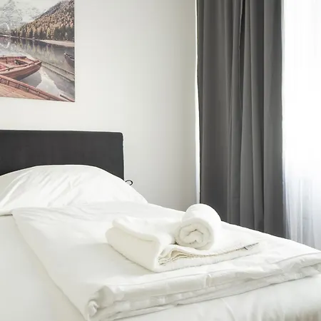Charming With Balcony, Close To Stephansdom Cathedral *